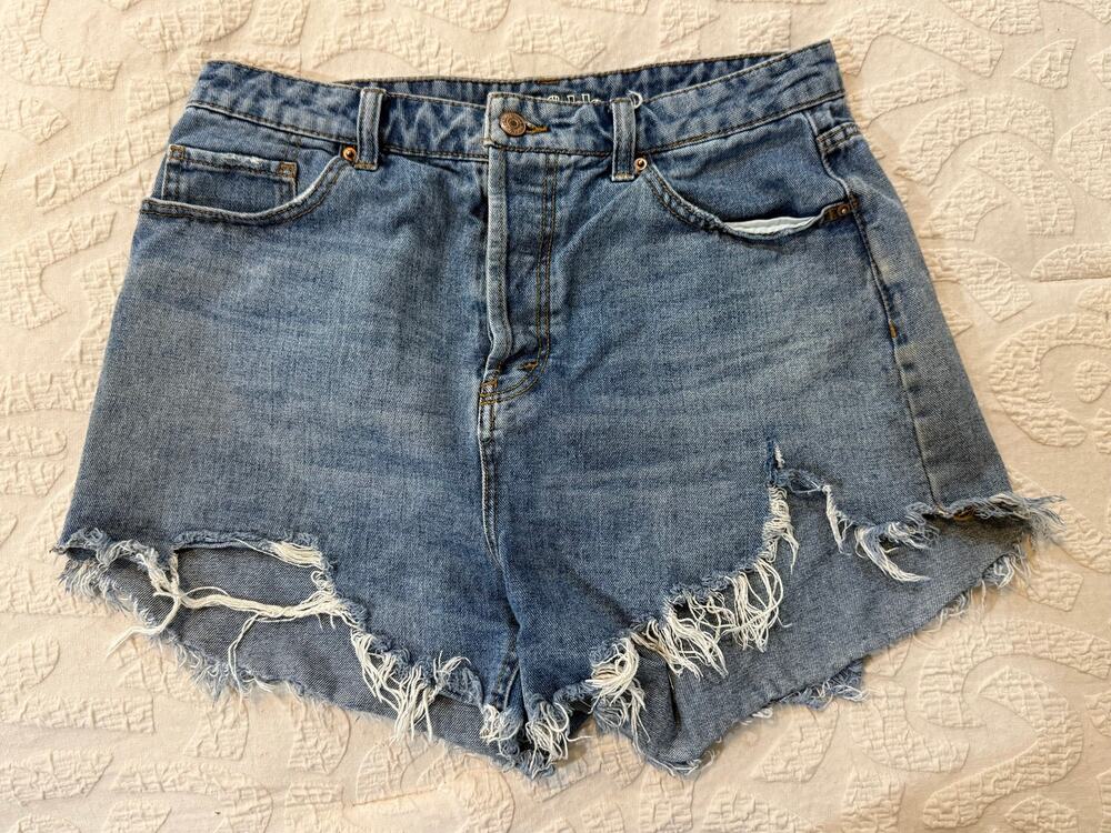Wild Fable Distressed High Rise Denim Shorts Womens 10 Cut Off Raw Hem Medium